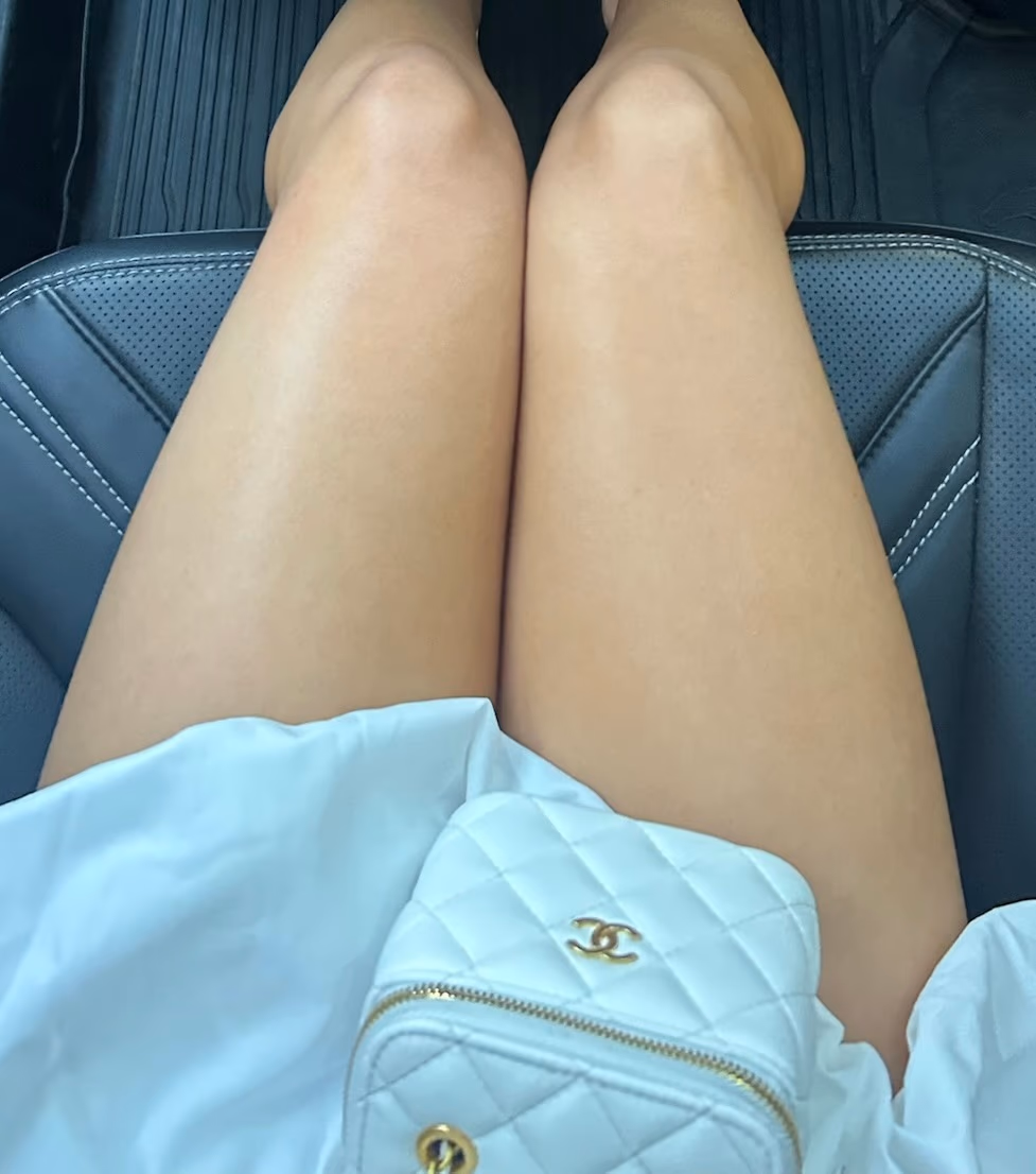 Moisturizing to care for a spray tan